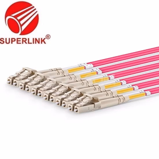 Cavo breakout per cavo jumper in fibra ottica multimodale MTP Om4